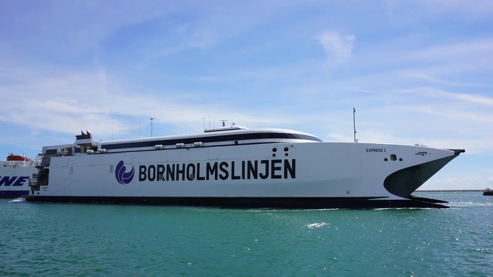 Bornholmslinjen Veerboot De Express 1 in de haven van Ystad.