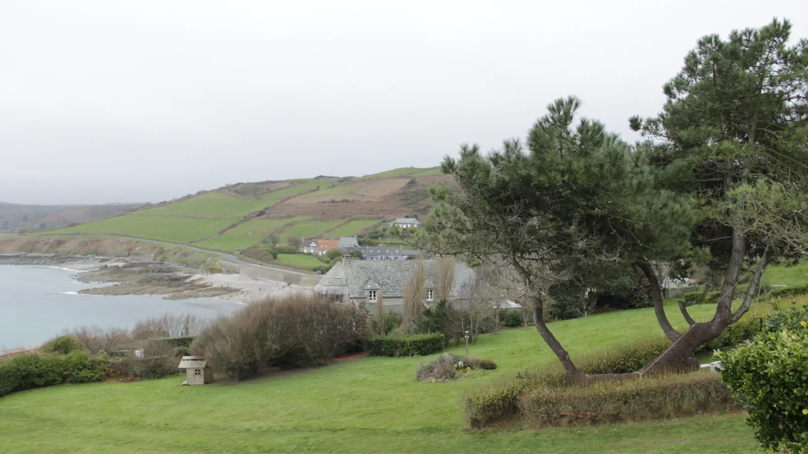 Uitzicht op de kust van Cherbourg.