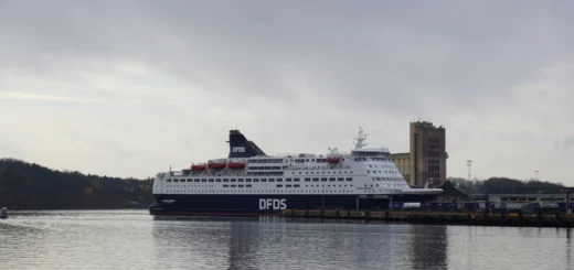 Veerboot DFDS Crown Seaways in de veerboothaven in Oslo.