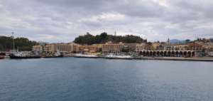 Corfu Snelle veerboten Corfu-Saranda in de haven van Corfu