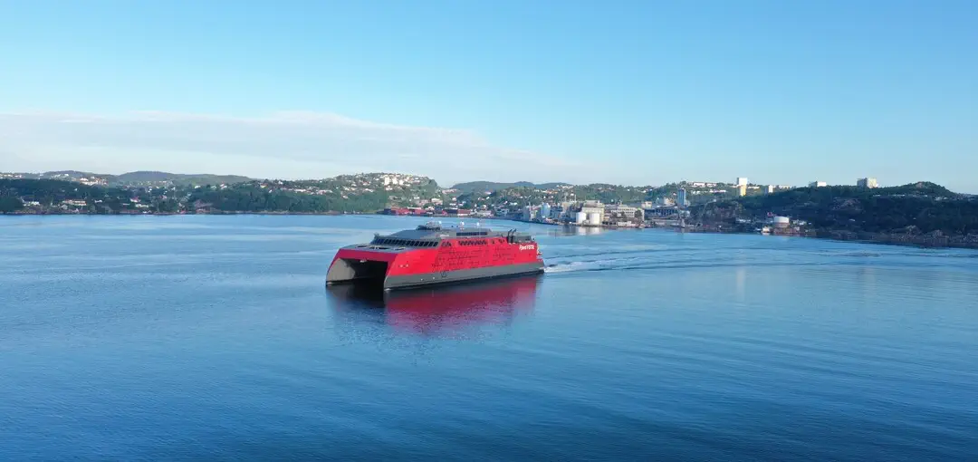 Fjord Line Snelle veerboot Fjord FSTR is in de vaart naar de veerbootroute Hirtshals-Kristiansand