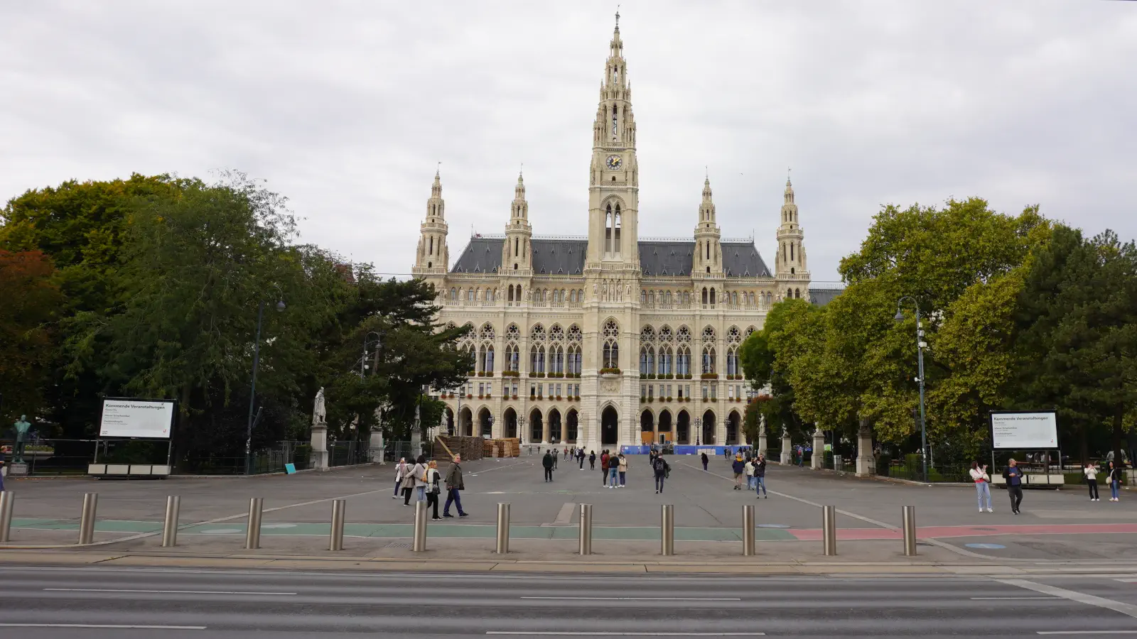 Uitzicht naar het stadhuis van Wenen.