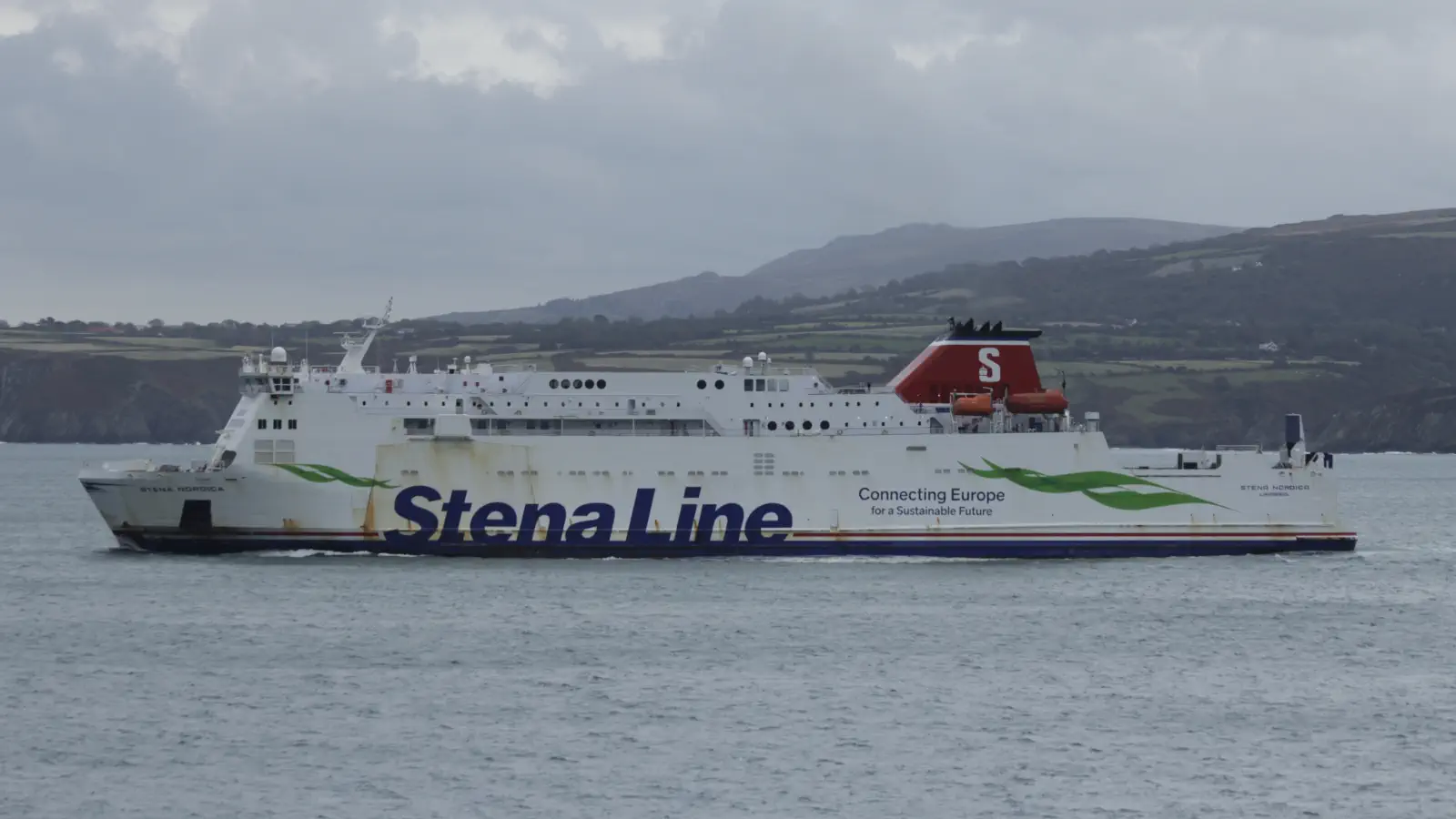 De Stena Line veerboot Stena Nordica vaart tussen Rosslare en Fishguard.