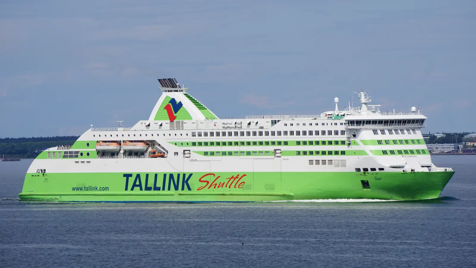 Veerboot De Tallink Silja Star is in dienst naar de route Tallinn-Helsinki-Tallinn.
