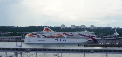 Veerboot De Tallink Baltic Queen in de haven van Tallinn.
